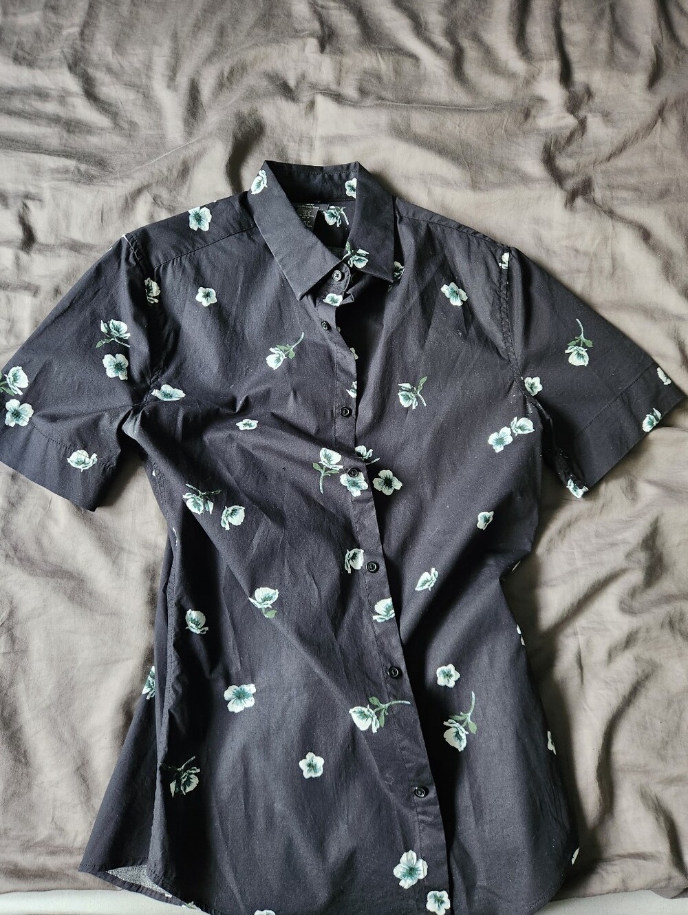 H&M Black Short-Sleeve Button-Down with Mint Floral Print